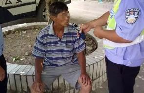 男子酒驾还朝交警叫嚣“我喝的80度啤酒谁敢动我” 结果...