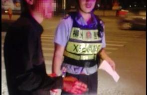 十多名年轻男女在沿江路打斗满地是血？真相其实是…