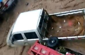 融水暴雨，杆洞突发山洪街道水深2米！