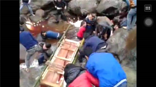 辟谣！河池某县桥梁垮塌致一送丧队19人死亡血流成河？真相是……