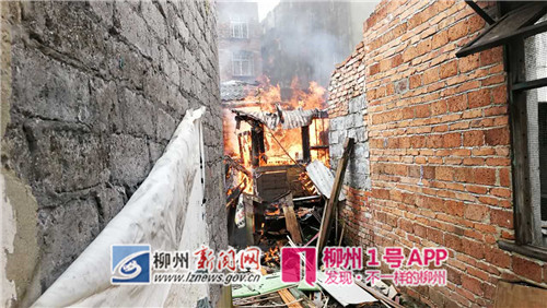待拆迁民房24小时内接连两次莫名起火，消防官兵及时控制火势