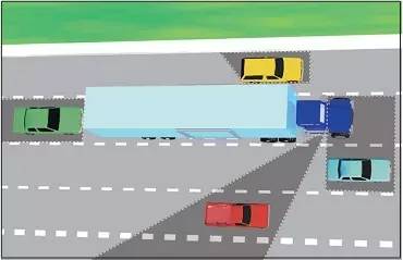 当心！广西交警在柳州查车 千万别“撞枪口”！