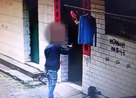 【奇葩】鹿寨一男子跟老婆两地分居，他饥渴难忍，居然做出这种龌龊事！