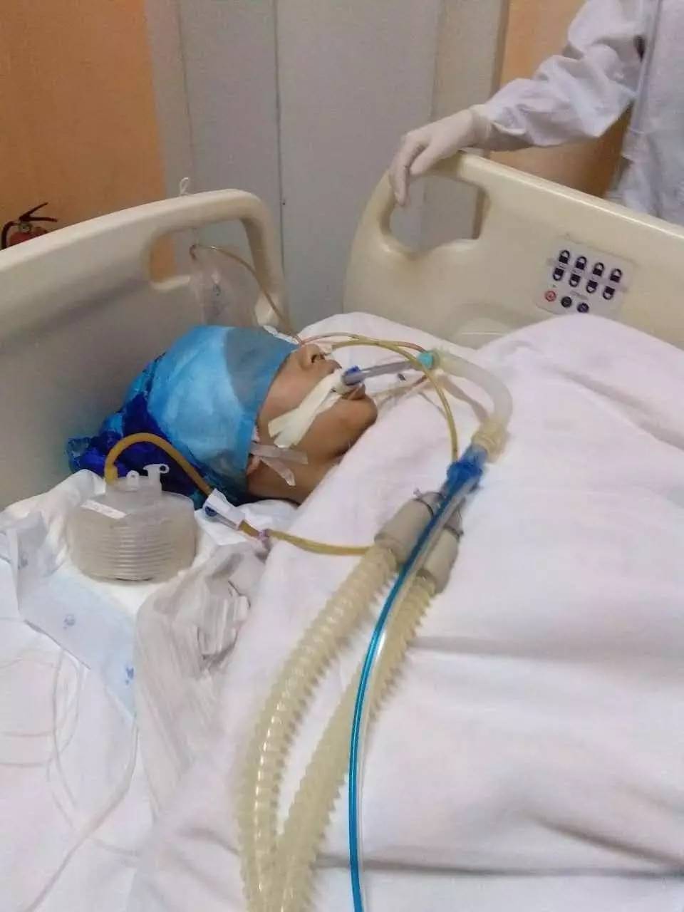 白云小区一少年坠楼致重伤，至今昏迷不醒！急需救助