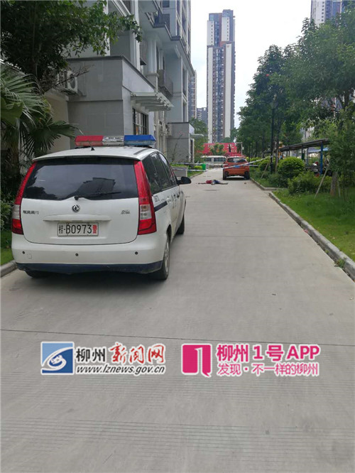 突发！东环大道某小区一男子坠楼身亡，疑为装修工人