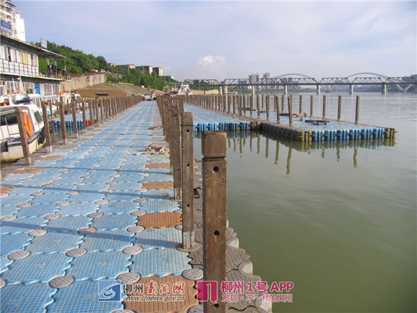 河边漫步又有新去处 东堤路浮桥即将“复位”