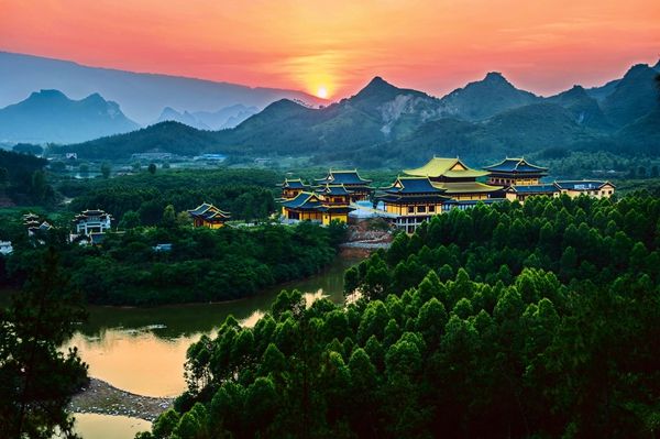 这里是徐霞客眷恋的地方 要一起去逛逛吗？