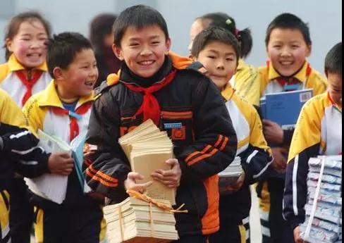 九年义务教育升级为十二年，是真的吗？教育部这样回应