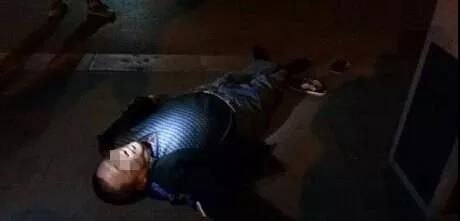 凌晨，航银路五旬大叔赌气睡路边，只因老婆拒绝他这个要求…