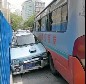 哭笑不得！城站路一男子酒后驾车肇事逃逸，以为换掉联系方式就没事？