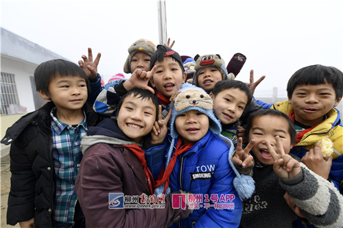 海拔近千米，温度1℃，三江孟龙小学的孩子们这样上课