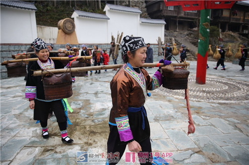搬家前的祭祀.jpg 搬家前的祭祀.jpg