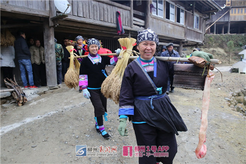 住上新房子，奔向好日子！四荣乡荣地村易地扶贫搬迁啦