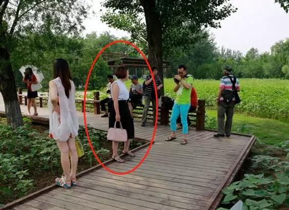 【尴尬】柳州一40岁女子被人称呼阿姨感觉受辱，竟然......