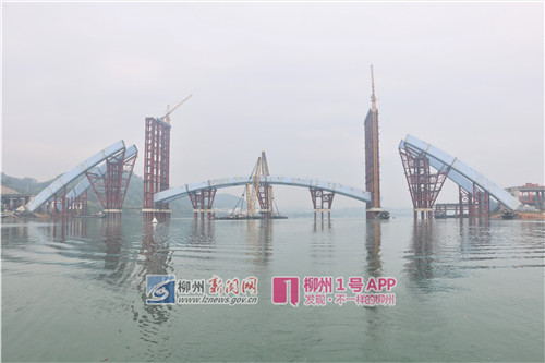 官塘大桥中拱桥段顺利合龙，预计4月中旬进行大桥主拱合龙