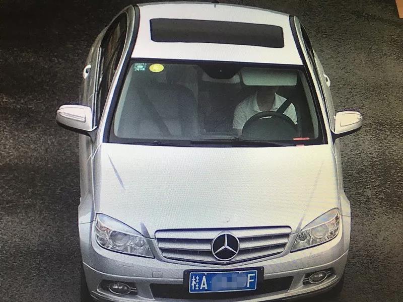 柳州司机称被奔驰“运尸车”碰瓷，还被逼向“尸体”鞠躬赔钱！