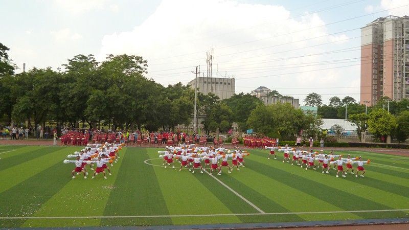 5 胜利小学的啦啦操队曾于2017年参加全国啦啦操联赛（柳州站比赛），与各地高手过招，勇夺两个冠军，一个亚军_副本.jpg