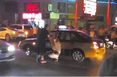 惊喜变惊吓！柳州一男子接妻子下晚班，结果双双进派出所