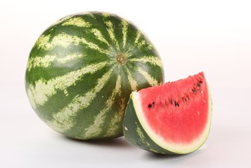 没想到吃个西瓜竟丧命！夏天到了，这样吃西瓜=吃毒药
