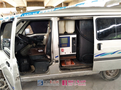 龙城警事|面包车变身“油罐车”在市区内跑，幸好被抓了