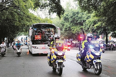 龙城警事|交警：全力保障考点附近交通秩序
