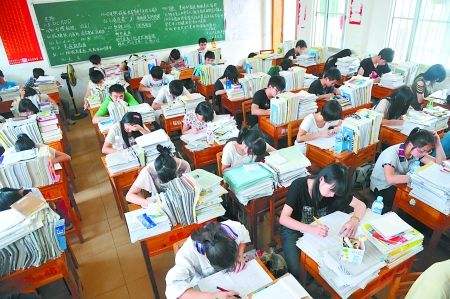 奇闻，今年这道高考单选题，有两个正确答案！涉及10个省考生