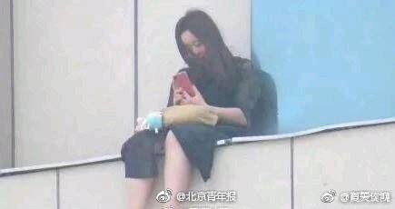 1号慢读|女孩跳楼事件的“无耻看客”，人心的冷漠与吃“人血馒头”无异