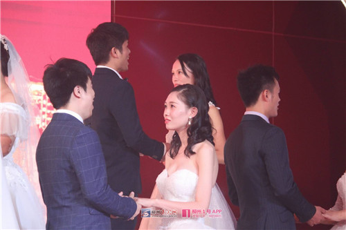 好甜蜜！今天，柳钢首次举行集体婚礼，30对夫妻幸福牵手