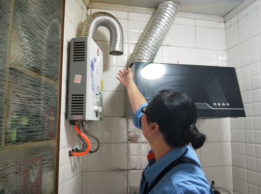 热水器超期使用，排烟管没伸出室外，这些问题你家有吗？