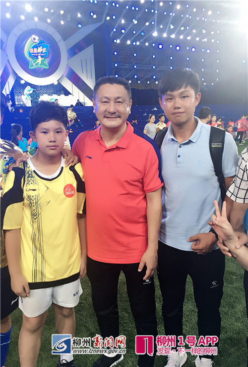 与马明宇合影.jpg 与马明宇合影.jpg