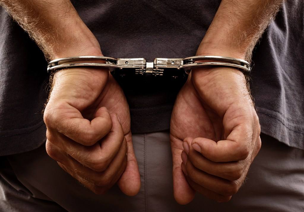 得知自己要被法院拘留，多次拒交执行款的五旬男子当场怂了...