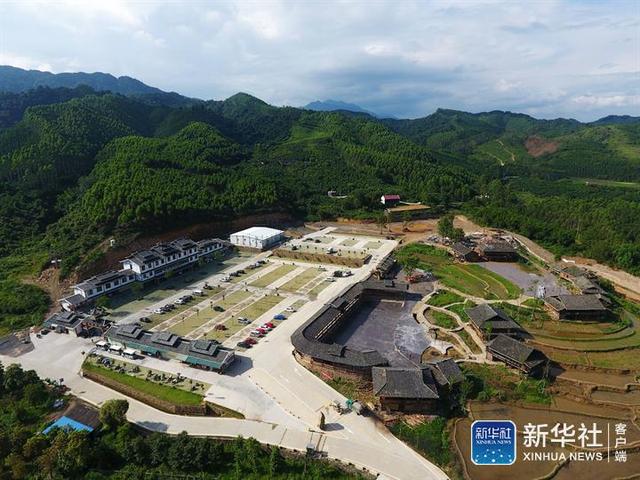 把寨子“搬”出深山！融水村民靠旅游扶贫，收入翻了几番！