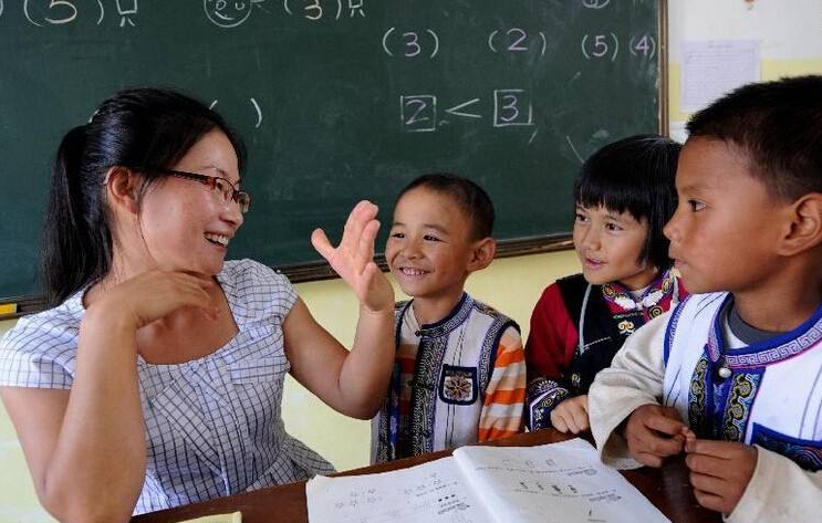 教育部发话了！要确保中小学教师平均工资不低于当地公务员