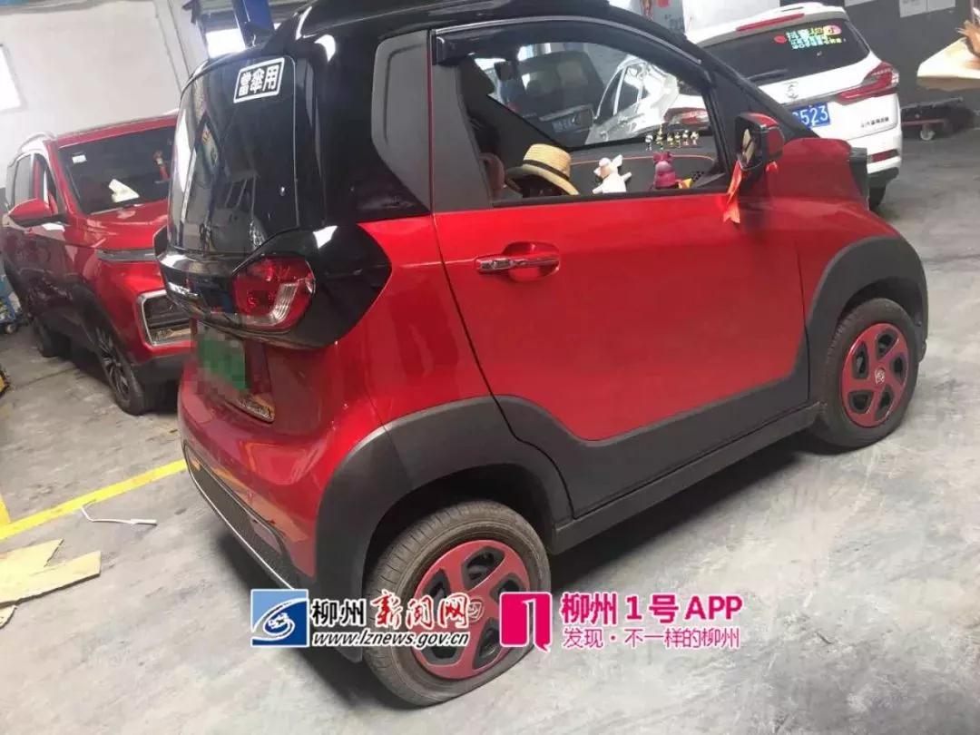 抓到啦！在市区多路段放E100车胎气的是他！