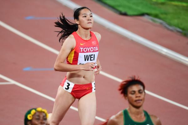 爆冷！女子百米飞人大战，柳州妹韦永丽仅获铜牌