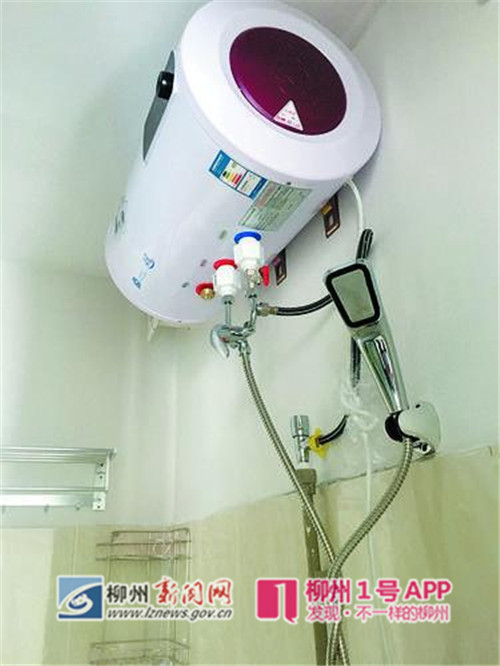 安装在卫生间的热水器.jpg 安装在卫生间的热水器.jpg