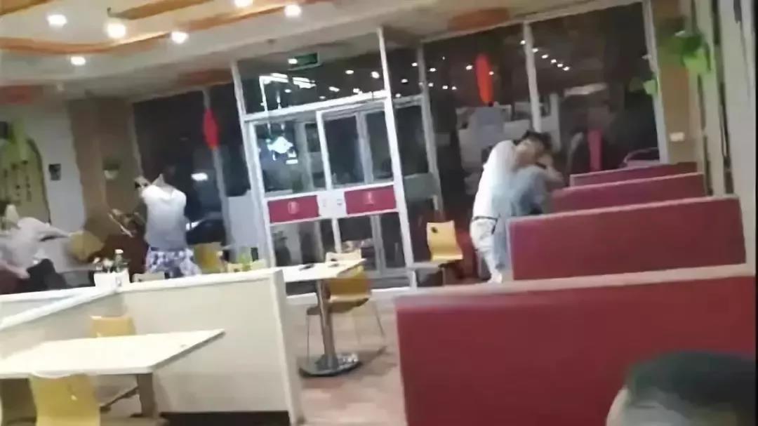 3伤1死？柳州人微信群流传的李先生牛肉面饭店群殴事件真相是......