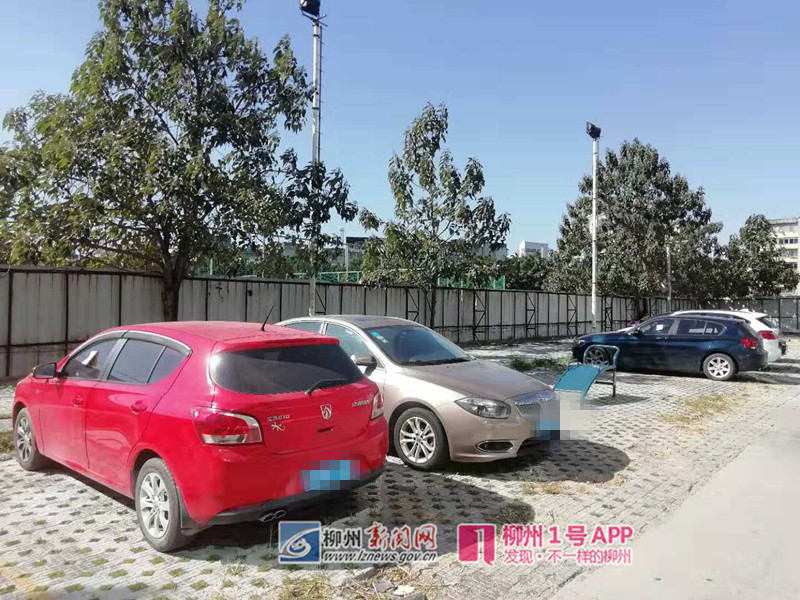 1号追踪|晚报监督起效！八一路空地将装隔离栏，保障健身场不被侵占