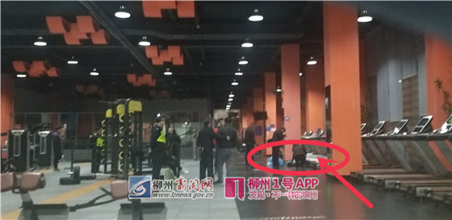唏嘘，他昨天才在潭中西路一健身房办卡，今晚便倒在跑步机上猝死