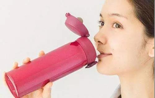 柳州人注意！保温杯千万别装这六种饮品，小心慢性中毒！
