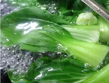 吃得越清淡越健康？盲目低盐饮食有危害！好多人出问题了！