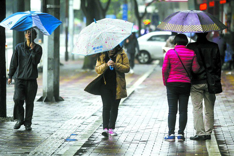 湿冷天气卷土重来！明天起我市各地平均气温下降8度以上