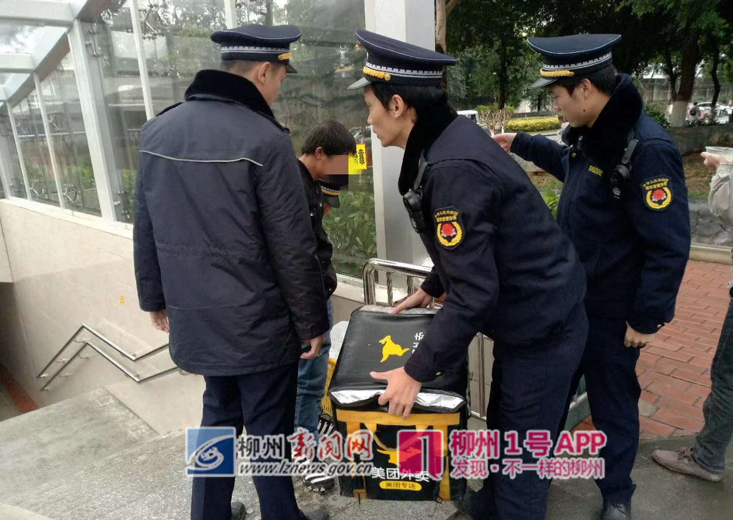 怪事！外卖小哥不送餐，在人民医院附近摆地摊卖“美团盒饭”？