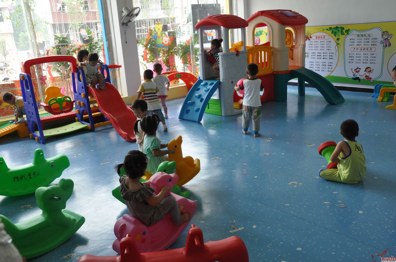 柳南区迅速行动自查后表示：目前尚未发现“高价幼儿园”