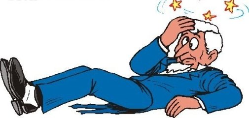 1号暖新闻|一名老人在太平西街一家宾馆内跌倒，众人合力救助