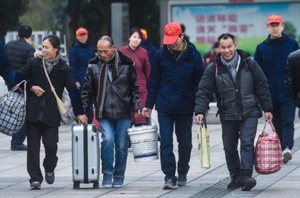 方便！春节期间我市公安机关开设绿色通道方便返乡人员办理各类证件