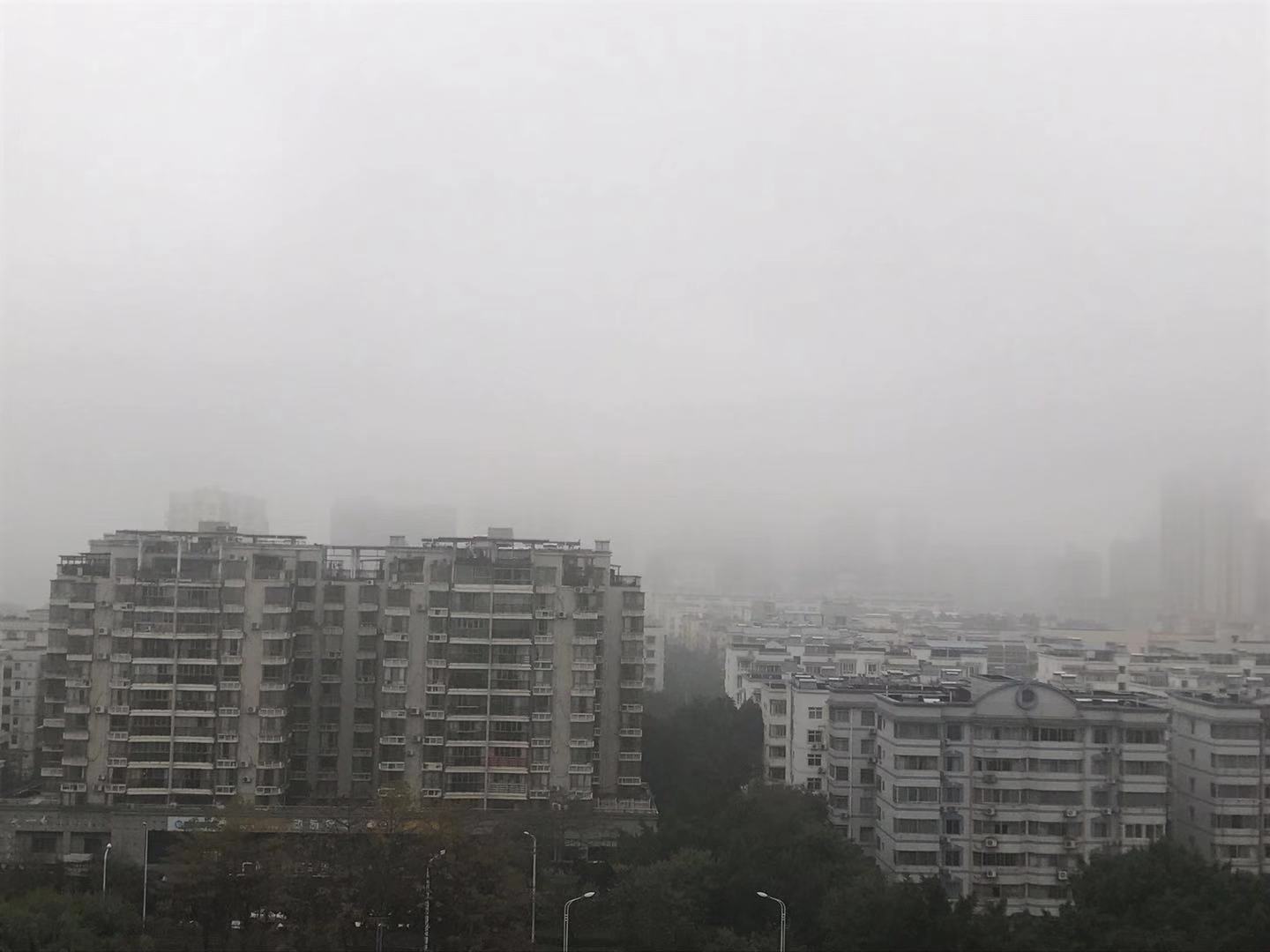 注意！广西发布污染天气红色预警时，建议错峰上下班
