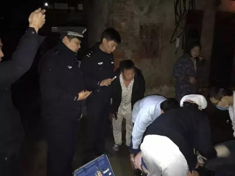 深夜，柳南警方接到求助电话，对方声音微弱……