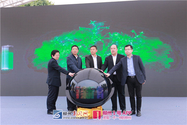 柳产新能源车亮相梧州，民众直夸“开出去回头率超高”