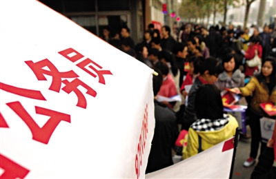 区考报名火热，柳州计划招录272名公务员，市财政局科员岗位最热